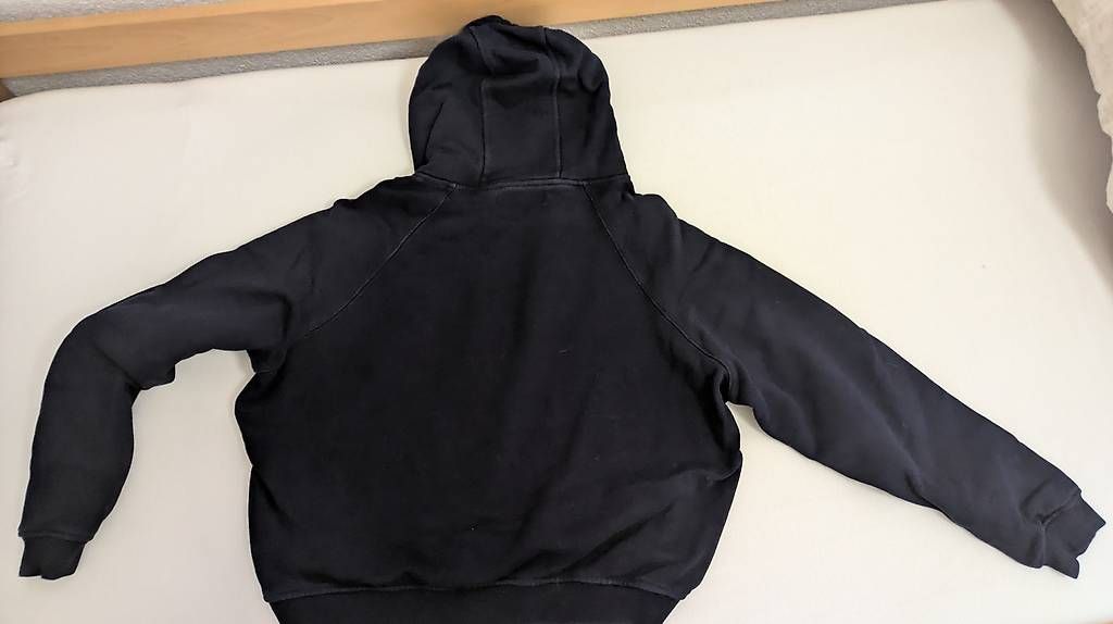 Maglioni & Felpe: Navy Hoodie mit Front Embroidery M – Usato da Niederuzwil venduto da davidseifert 2