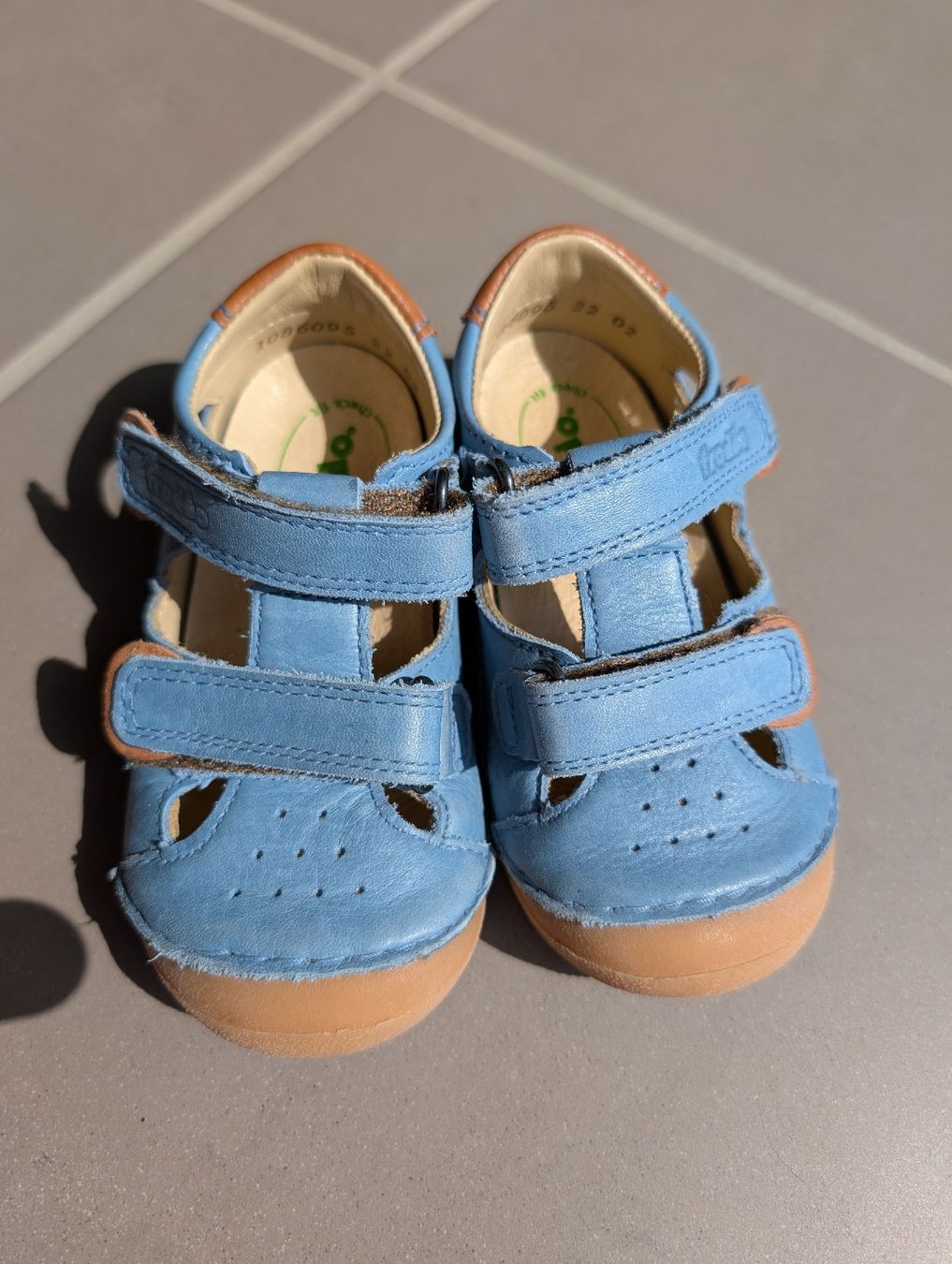 Froddo Schuhe für Mädchen: Froddo Sandalen - hellblau - kaum getragen – Gebraucht aus Adliswil von sel_qr2s