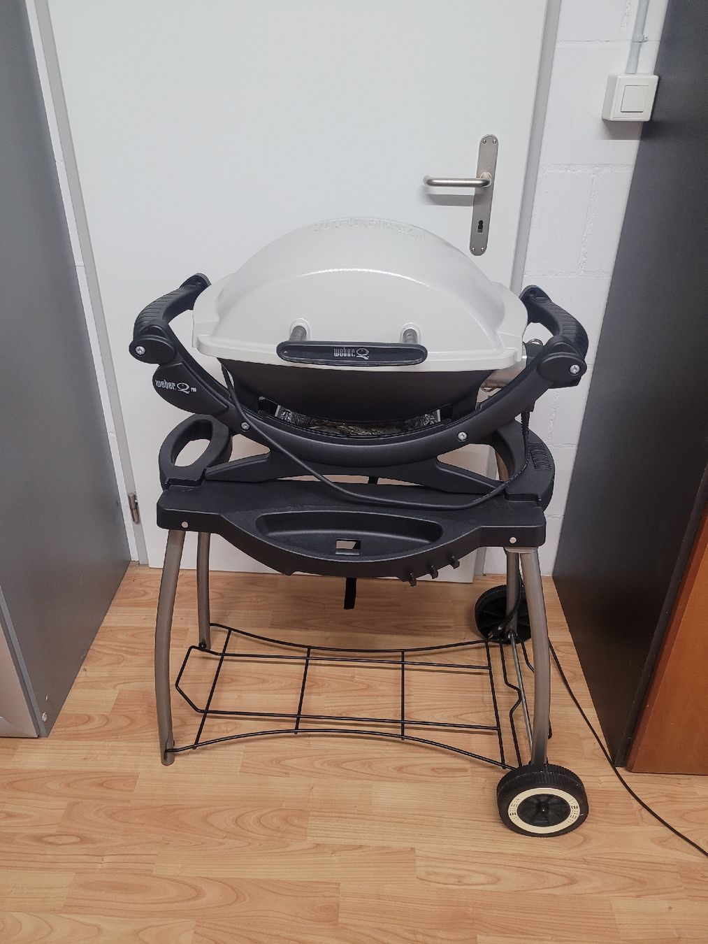 Griglie: Weber Q 140 Grill mit Untergestell gebraucht – Usato da Birmenstorf AG venduto da Holly81