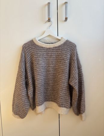 Grob gestrickter Pullover