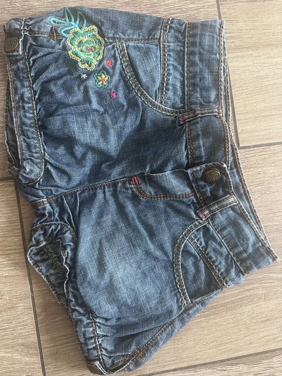 Catimini Pantaloni: Short Catimini - taille 102 – Usato da Le Châble VS venduto da 027_aymon
