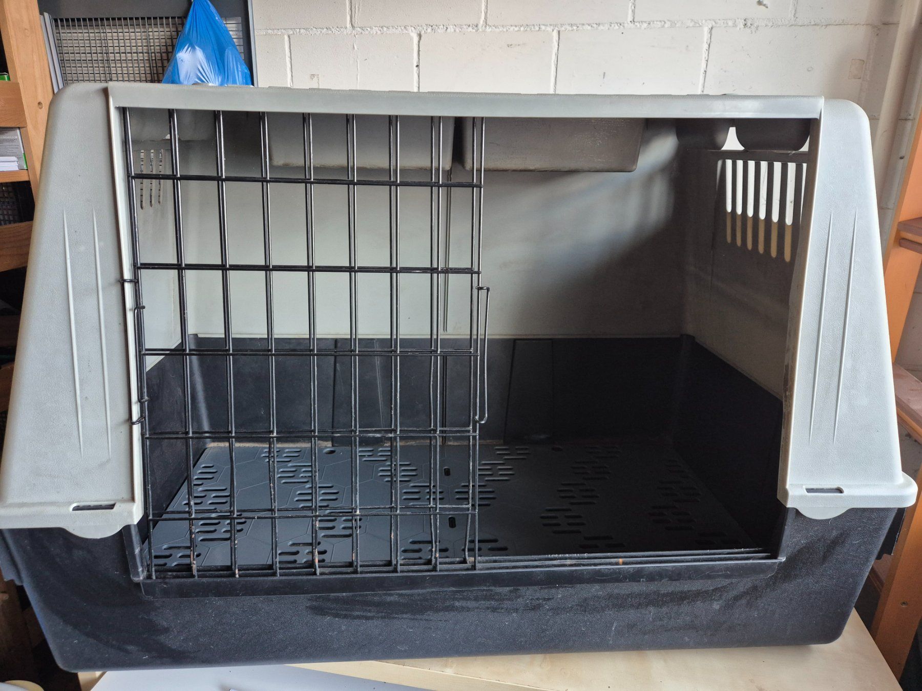 Gabbie, trasporto & Sicurezza: Hundebox gross – Usato da Büttikon AG venduto da jajeda
