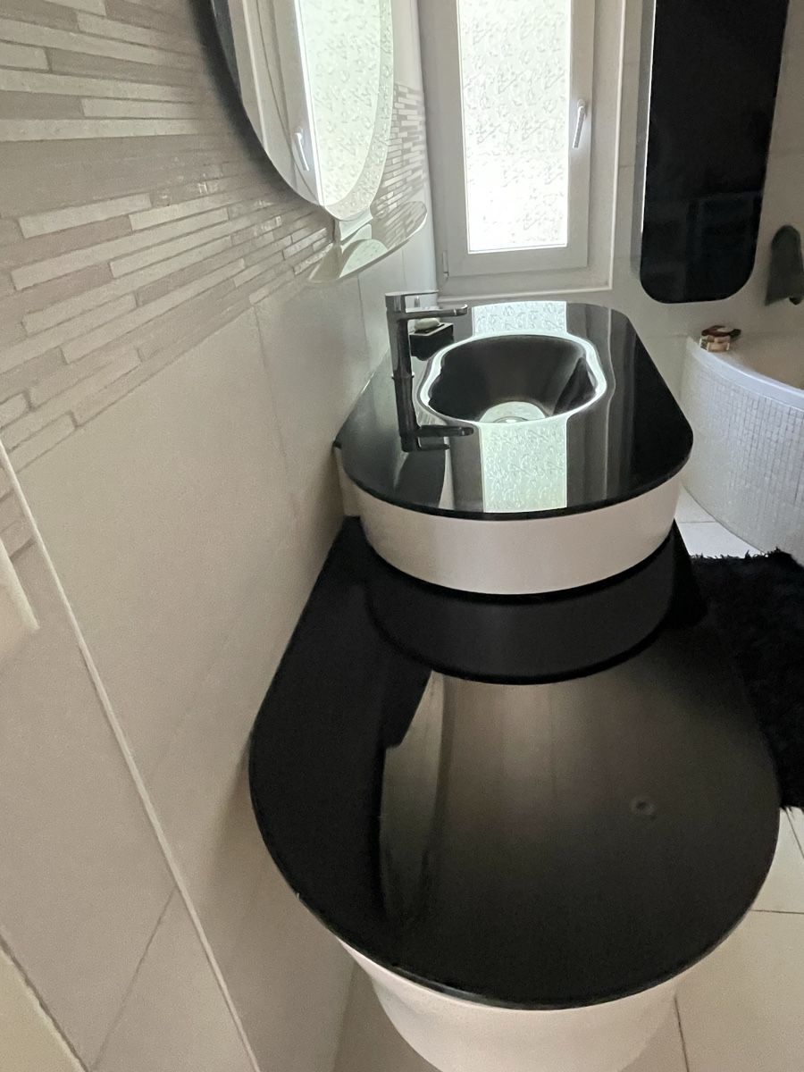 Badezimmermöbel: Meuble de salle de bains avec miroir – Gebraucht aus Colombier NE von mistigris007 2