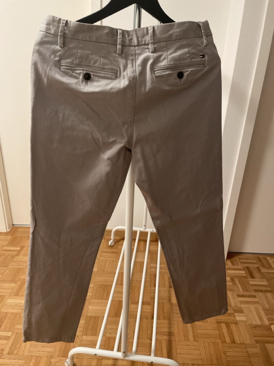 Tommy Hilfiger Pantaloni: Pantalon chino élégant, coupe décontractée - taille 38 – Usato da Yverdon-les-Bains venduto da mar_hg5t 1