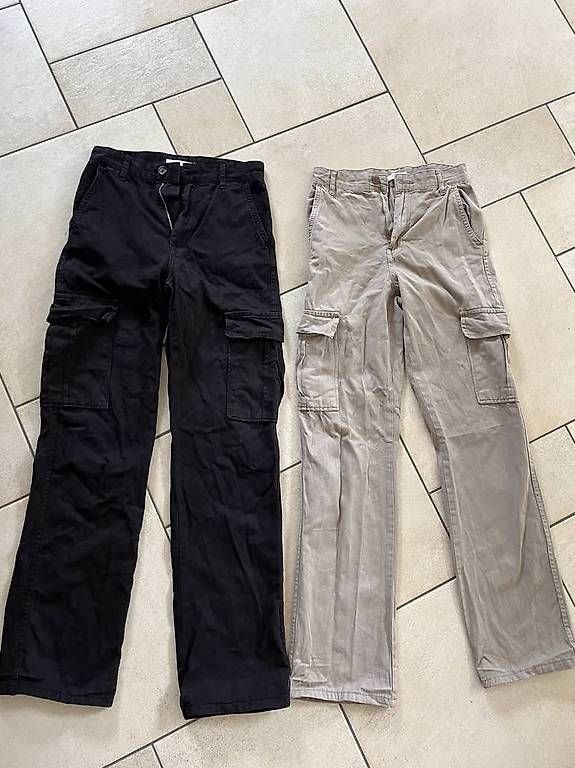 Pantaloni: Pantalon cargo STR Stradivarius taille 34 – Usato da Yverdon-les-Bains venduto da car_xd5s