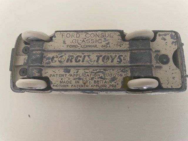 Dinky Toys Modellini d'auto: Dinky Toys Ford Consul – Usato da Ursy venduto da DK8 2