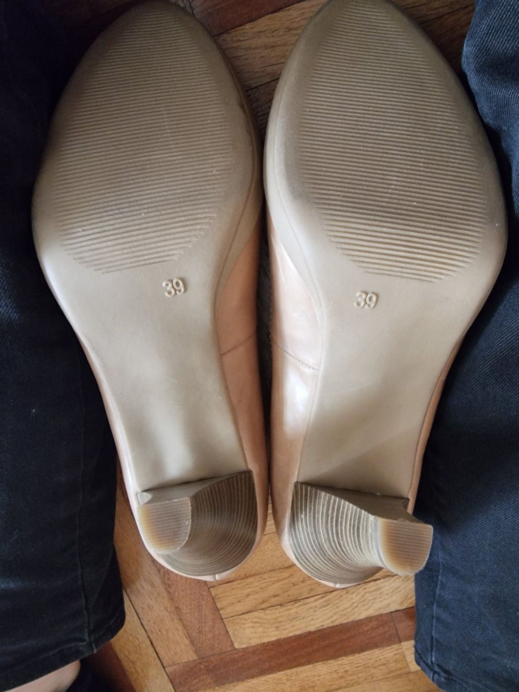 Chaussures femmes: Escarpins beiges talons 39 – D'occasion à Veyrier par Leilazizou 5