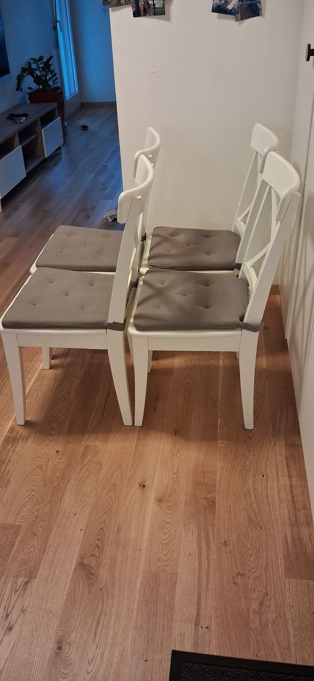 Ikea Set tavolo e sedie: IKEA INGOLF 13742 – Usato da Winterthur venduto da nac_98yn 1