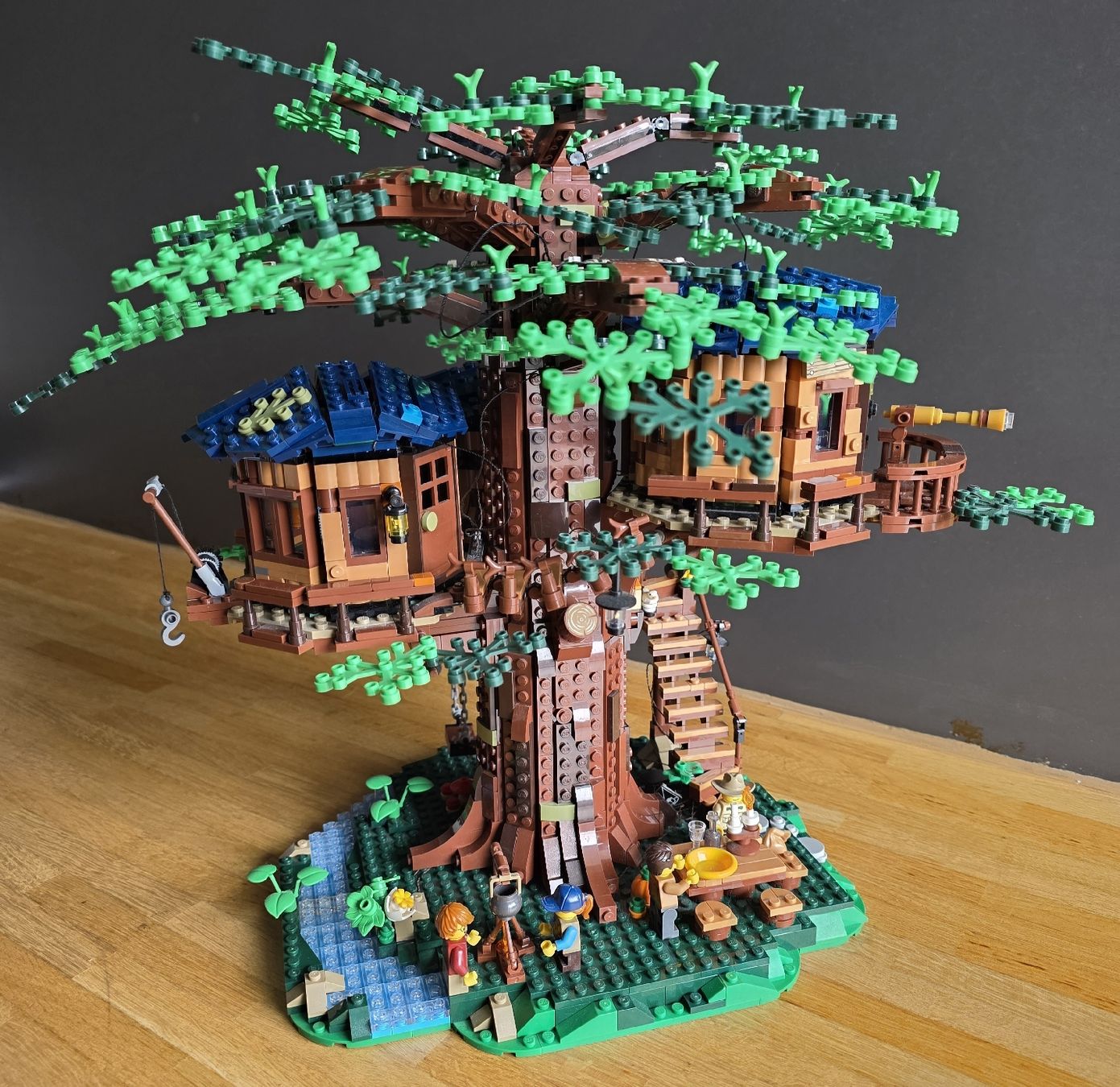 Lego Baukästen: LEGO Ideas Baumhaus 21318 mit Beleuchtung – Gebraucht aus Basel von regnam 5
