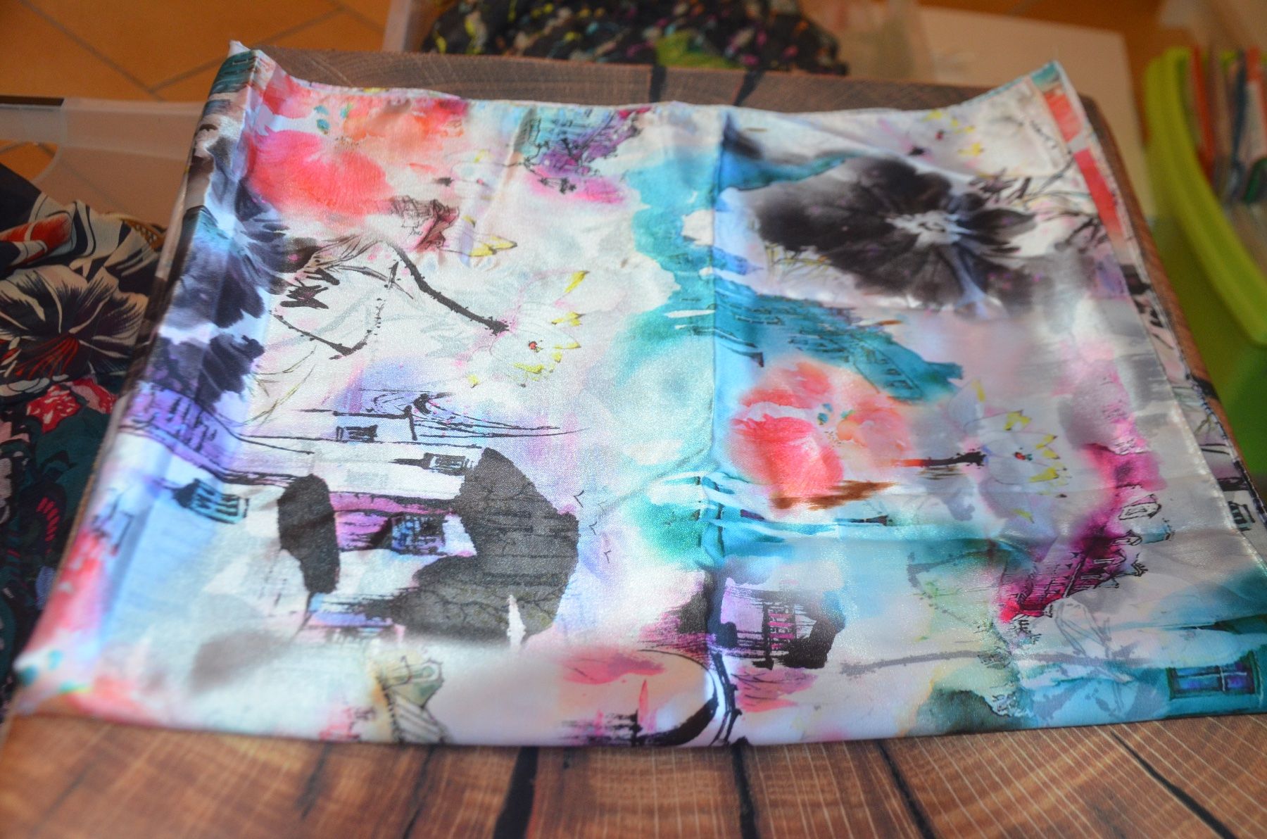 Foulard & Sciarpe: ECHARPE NEU - CM 165X70 (M) – Nuovo e nell'imballaggio originale da Chiasso venduto da Dolly015 1
