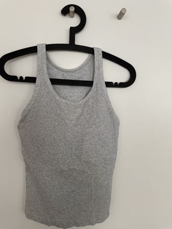 Uniqlo Grey top with built-in bra Size L