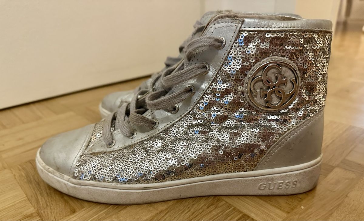 Scarpe da donna: Guess Sneaker, Gr. 38, Silber Pailletten – Usato da Dornach venduto da mir_7zsr 1