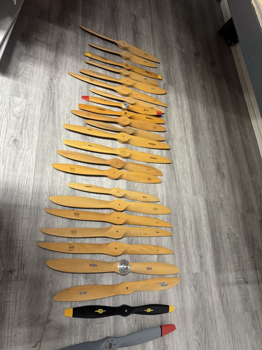 Modellismo RC: 24 Stk. Holzpropeller / Flugzeugpropeller – Nuovo (secondo la descrizione) da Schnottwil venduto da stubi02 2