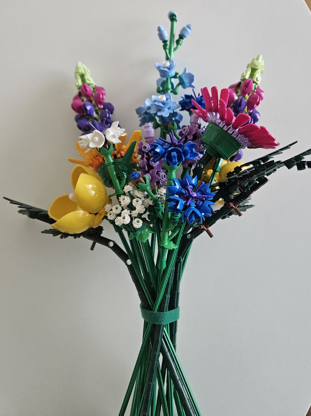Lego Spielzeuge: LEGO Botanicals Wildflower Bouquet 10313 – Gebraucht aus Wangen b. Olten von Silas.l9 2