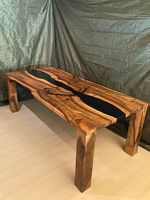 Tisch Nussbaum massiv epoxidharz