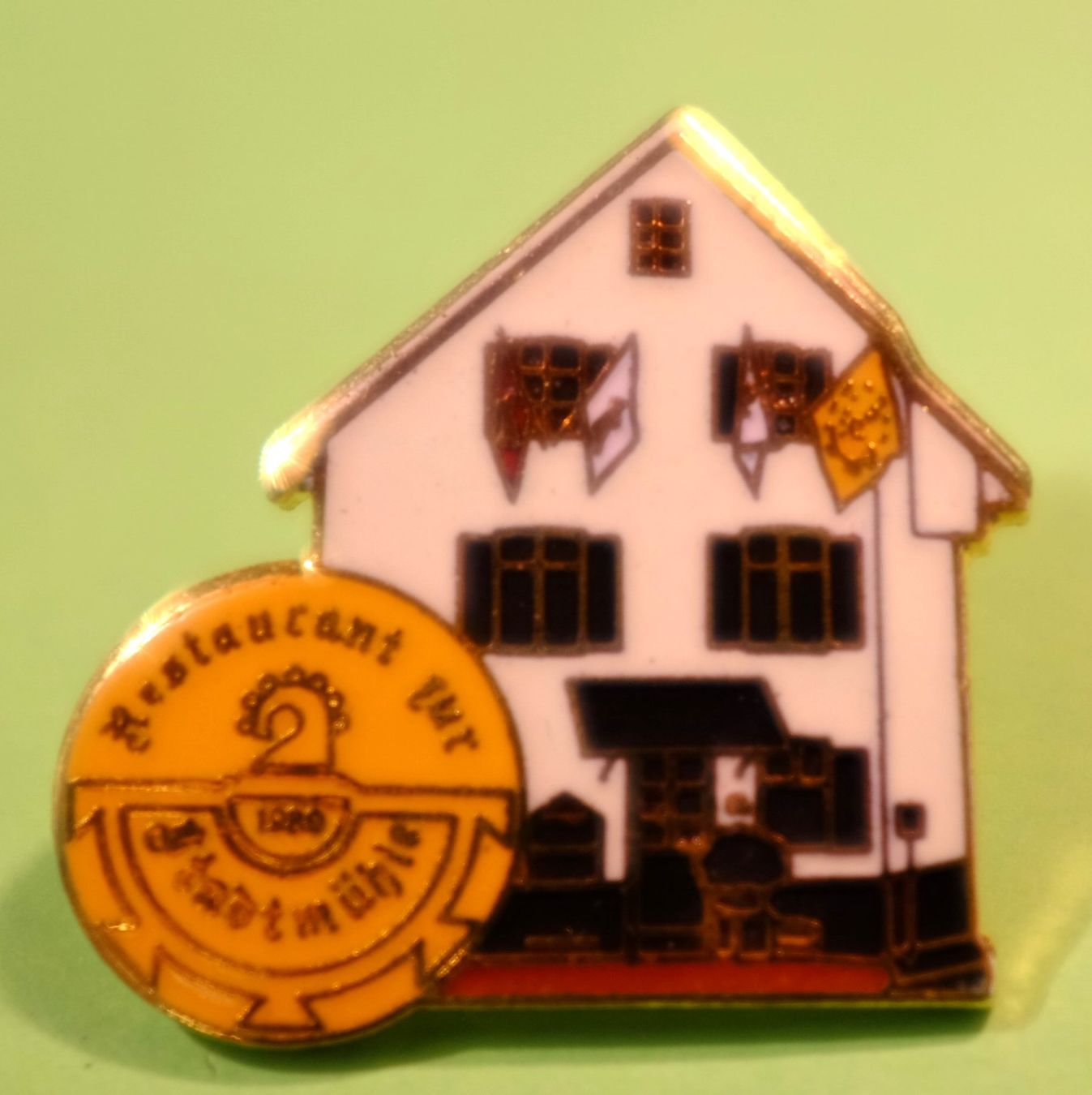 Placchette & Badge: LIESTAL Restaurant Stadtmühle Pin Abzeichen – Usato da diegten venduto da scarcecol
