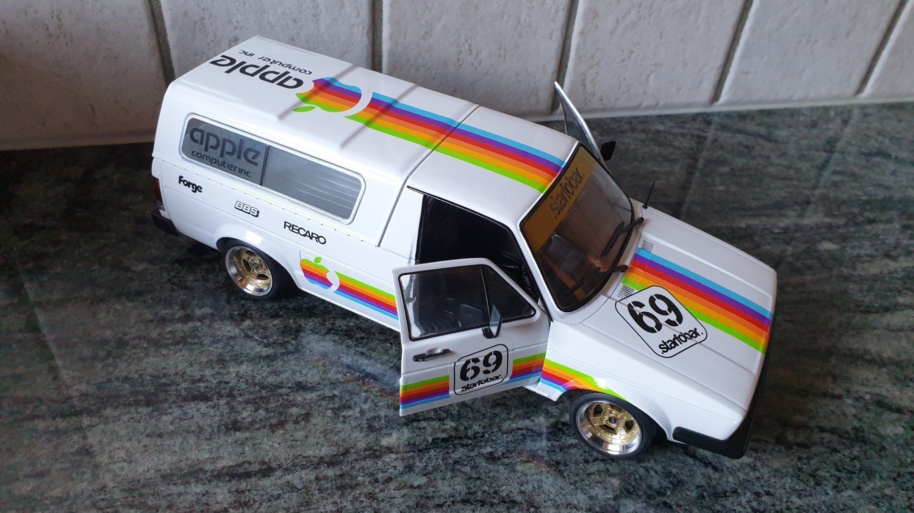 Volkswagen Modellini d'auto: VW GOLF CADDY / 1:18 TUNING – Nuovo e nell'imballaggio originale da Wengi b. Büren venduto da Ot1000 7