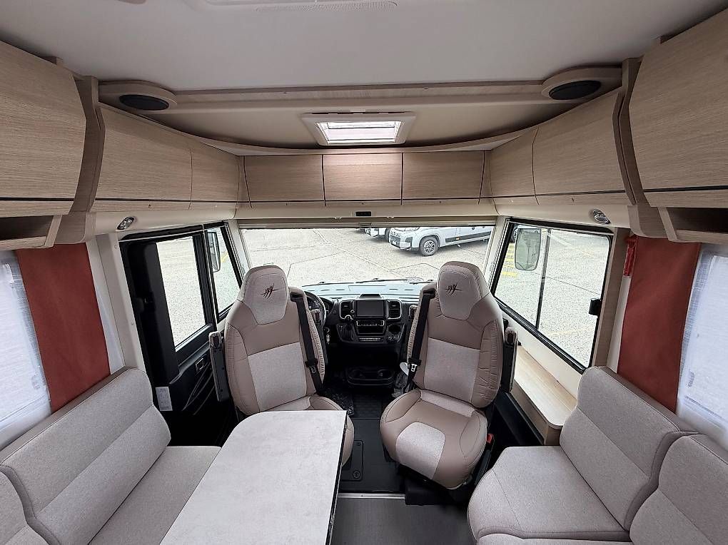 Veicoli da campeggio: Rapido SERIE 8F 896 F – Usato da Langenthal venduto da Reisemobil01 3
