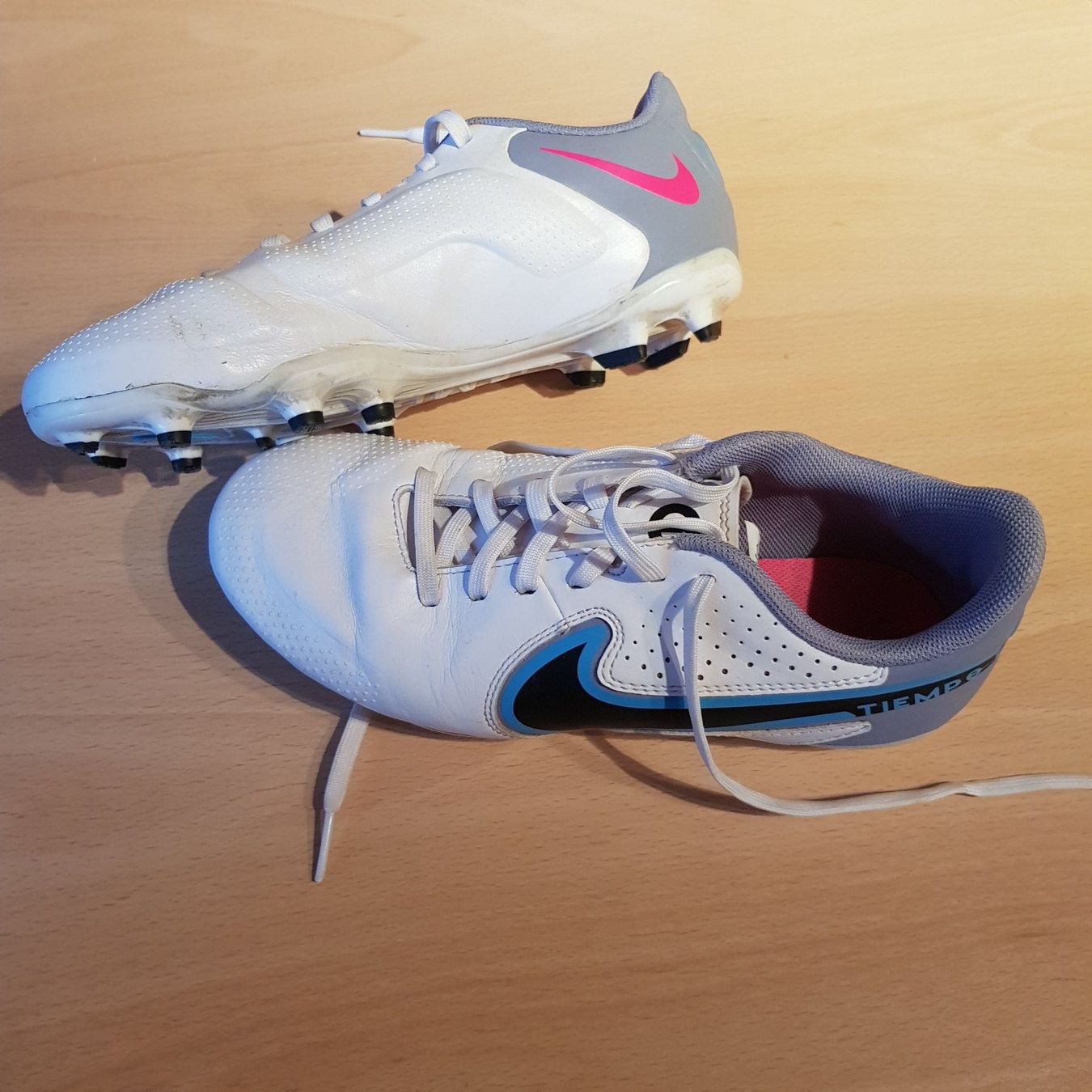 Nike Schuhe für Jungen: Fussballschuhe Nike 36.5 – Gebraucht aus Rothenfluh von Sawi80 1
