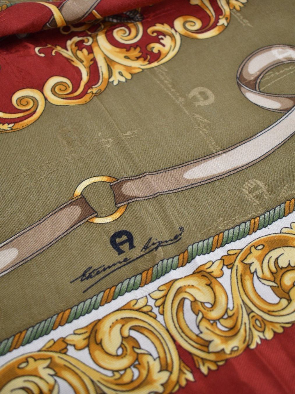 Aigner Foulard & Sciarpe: Aigner Foulard, Seide & Wolle – Usato da Nürensdorf venduto da 2ND_STORY 5