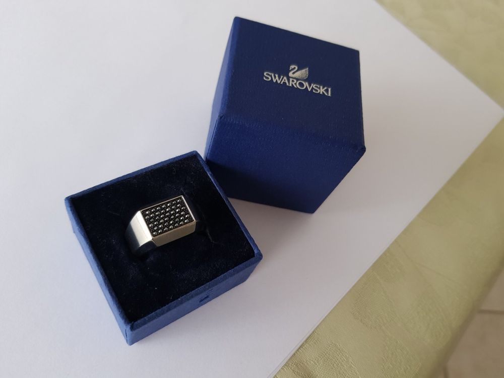 Ring Swarovski mit schwarzen Steinen, EU-Gr. 63, wie neu (Gebraucht) in ...