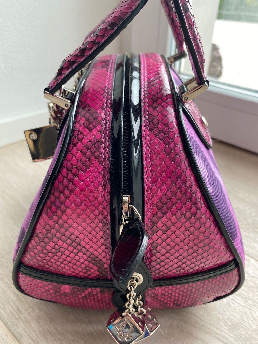 Borse: CHRISTAN DIOR 2004 PYTHON TRIMMED GAMBLER DICE BAG – Usato da Nohl venduto da Gross2 1