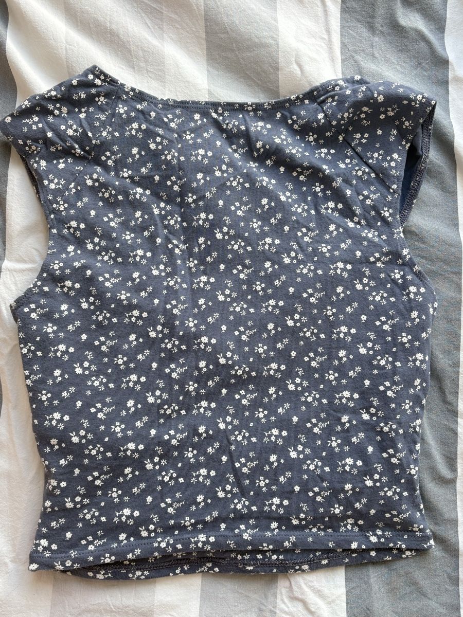 Hollister Top: Hollister Top – Nuovo (secondo la descrizione) da Schüpfen venduto da ani_gj8r 1