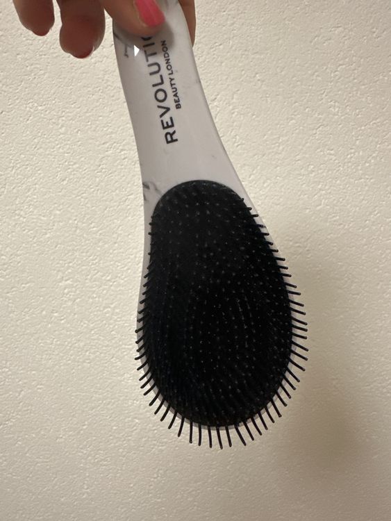Sonstige Haarpflege: Revolution Beauty London Haarbürste - Neuwertig! – Neu (gemäss Beschreibung) aus Netstal von Queen37 1