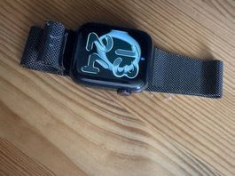 Apple Watch Series 6 (GPS + Cellular)