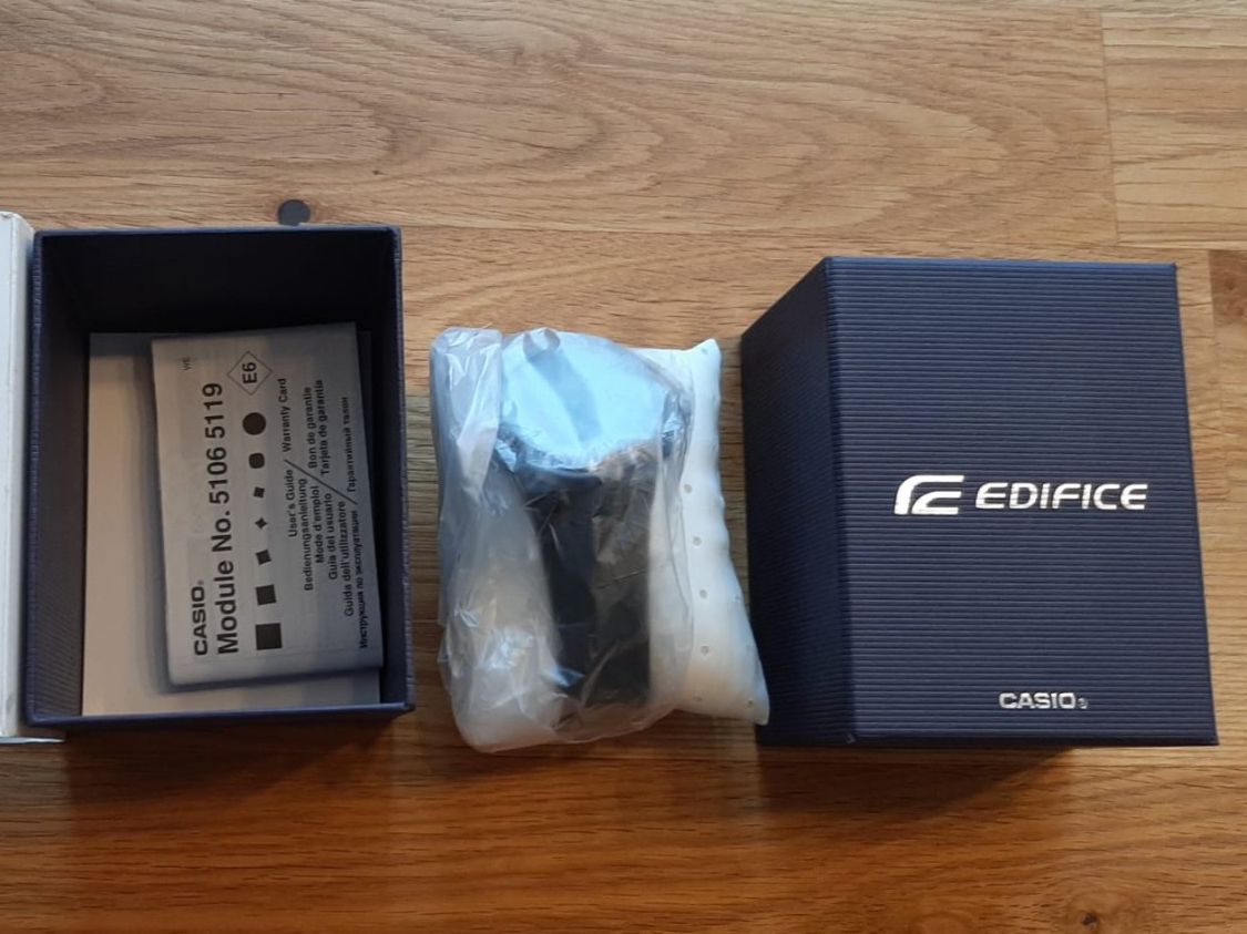 Casio Montres: Chronograph Casio Edifice blau / Neu und Originalverpackt – Neuf avec emballage d'origine à Schaanwald par sch_8wqv 1