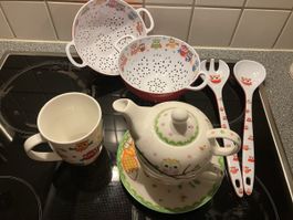 Teeservice mit Tasse & Kanne, Salatbesteck, Sieb, Eulenmotiv