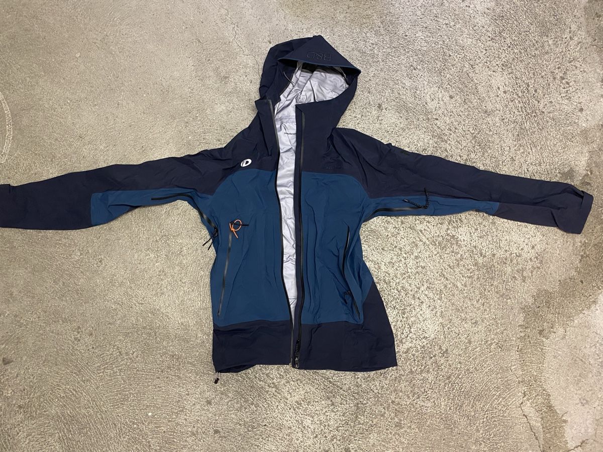 Peak Performance Vestes: Peak Performance Hardshell Jacket Men Blue Size M – D'occasion à Wetzikon ZH par PhlipFlop 3