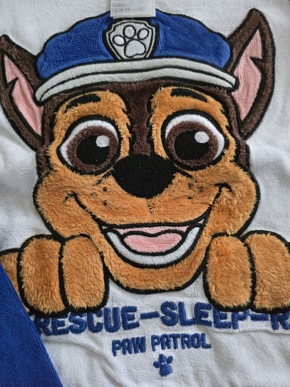 Pyjamas & Ähnliches: Paw Patrol Pyjama, Gr. 122/128 – Gebraucht aus Unterentfelden von Panda-87 2