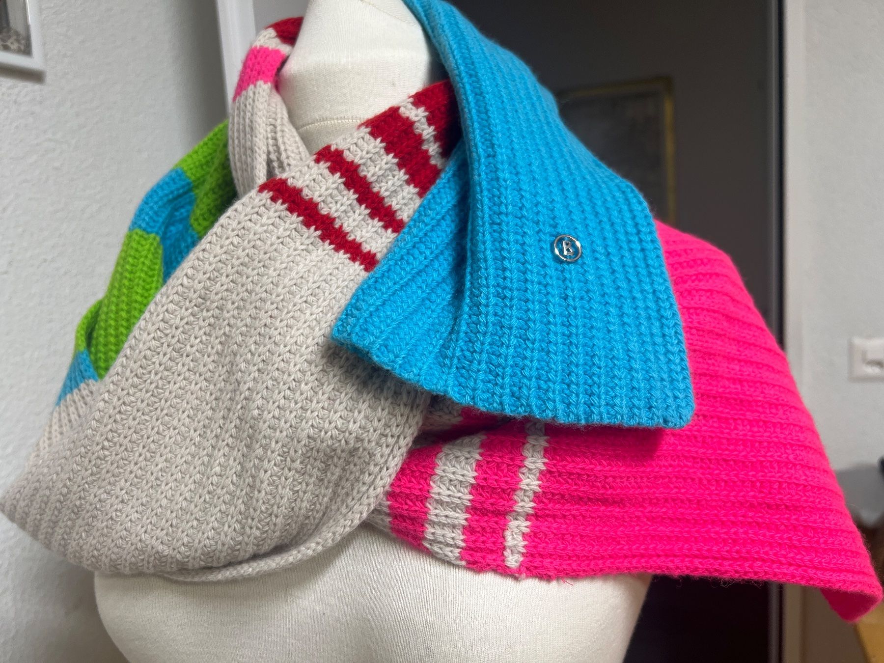 Bogner Foulard & Sciarpe: Schöner Strickschal von Bogner – Usato da Maienfeld venduto da 8796 4