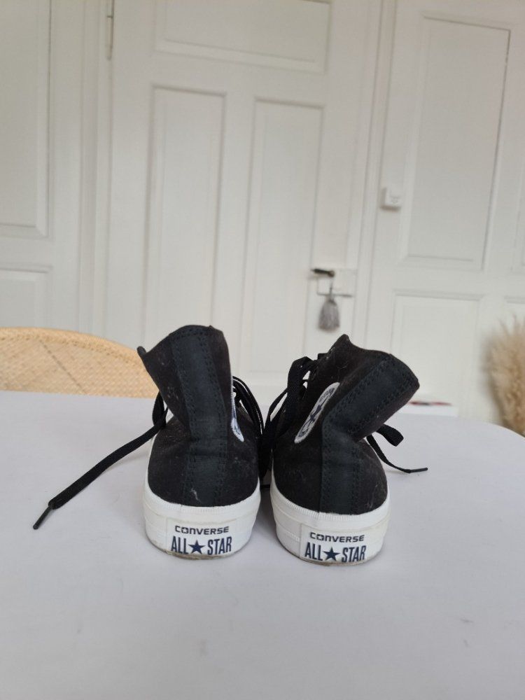 Converse Scarpe da donna: converse noir excellent état – Usato da Cheseaux sur Lausanne venduto da pan_skd5 2