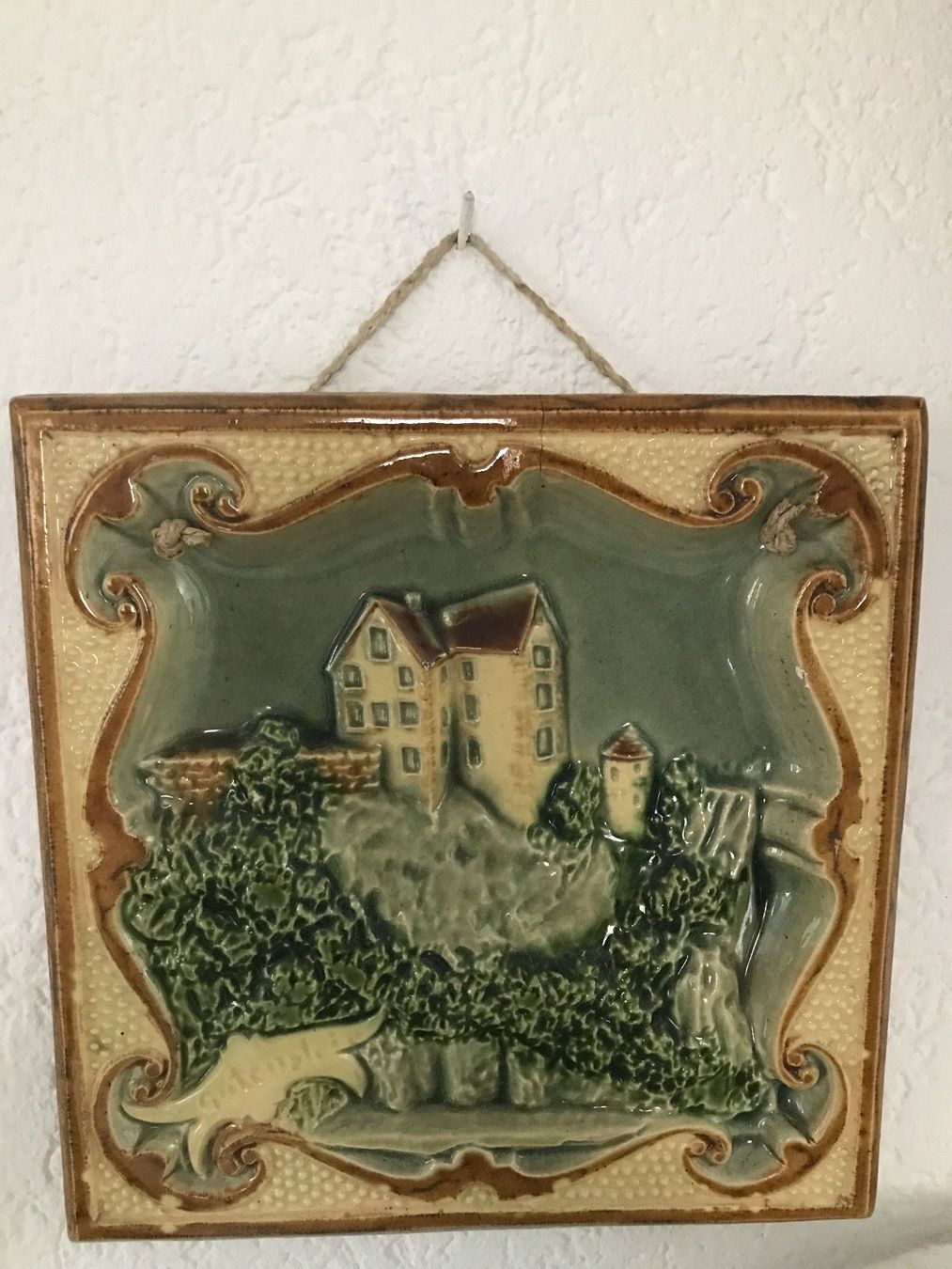 Skulpturen & Statuen: Antike Keramik Wand Bild , Schloss – Gebraucht aus Baden von swiss-alps