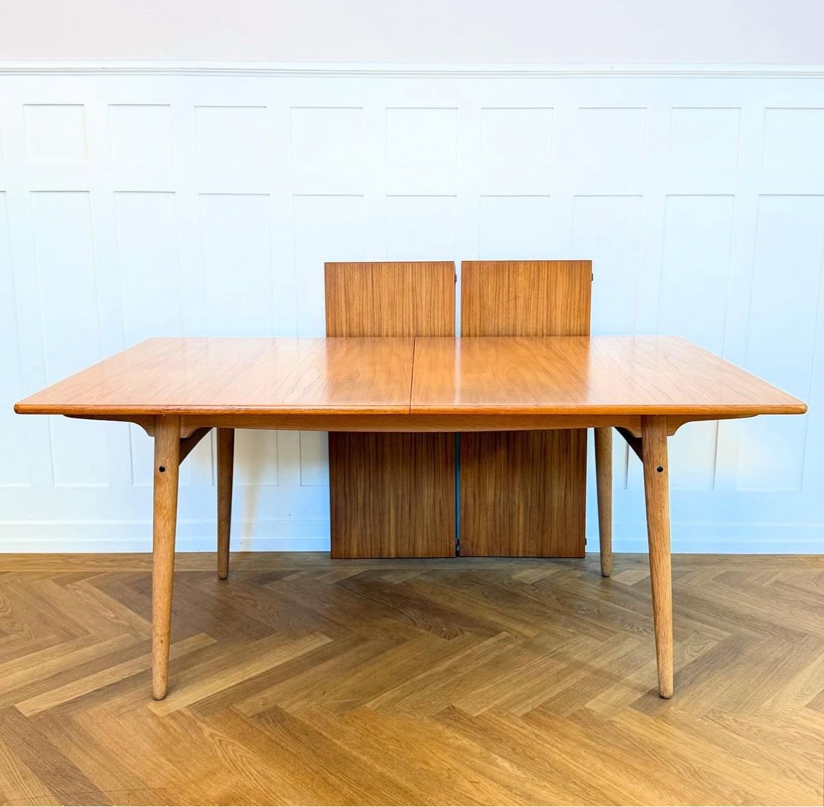 Tavoli: Hans Wegner Danish Mid Century dining table teak – Usato da Zürich venduto da Zurichvintage