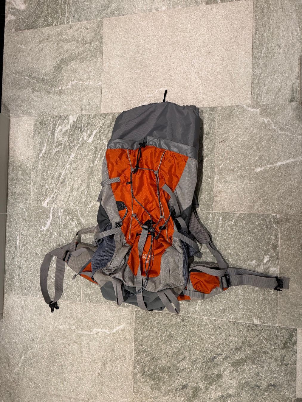 Deuter Zaini: Deuter Act Lite Wanderrucksack - 35 + 10 – Usato da Grüt (Gossau ZH) venduto da Guguseli22222
