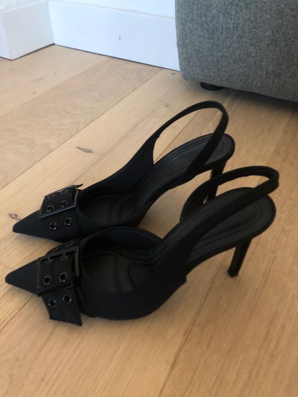 Stradivarius Scarpe da donna: Talons noirs 38 – Usato da Bulle venduto da sop_ct6x