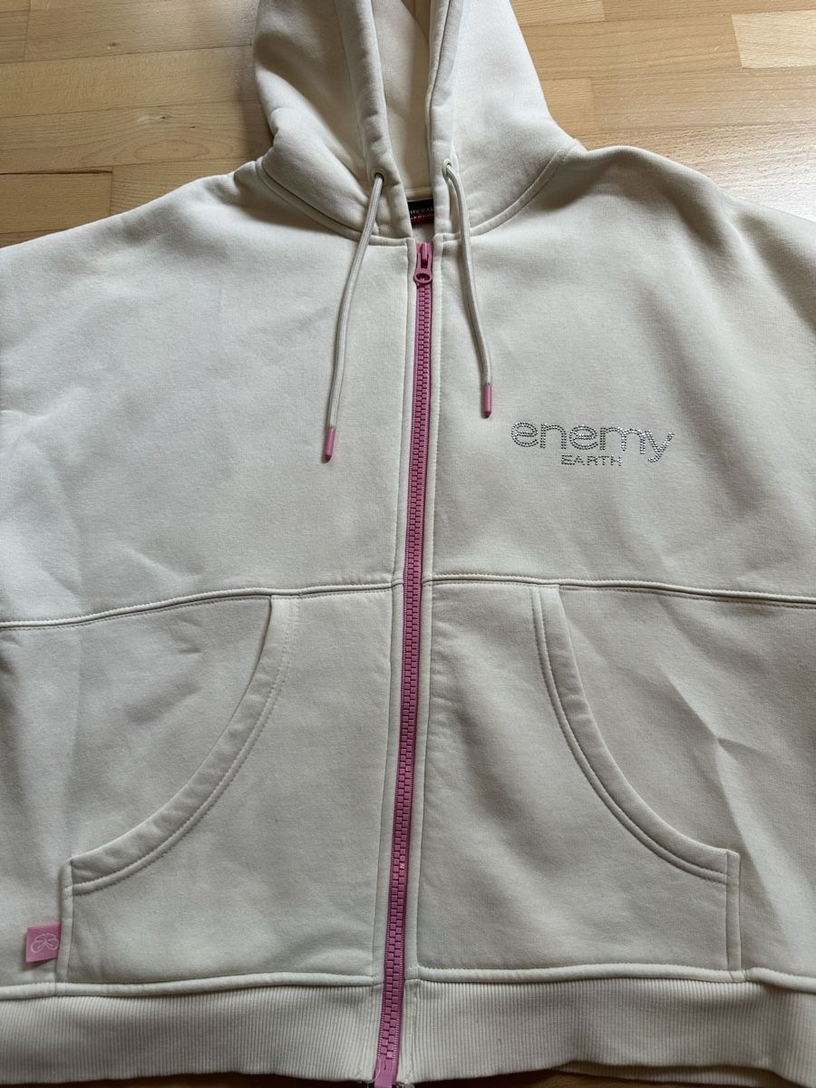 Pullover & Sweatshirts: Enemy Earth Kapuzenpullover Gr. M – Gebraucht aus Abtwil SG von PauloDybala10 2