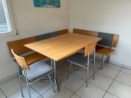 Eckbank, Tisch und Stühle