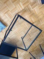 2 moderne Beistelltische / Satztische mit Glasplatte