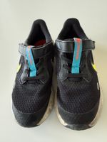 Nike Revolution Sneaker Kinderschuhe, Grösse 29.5