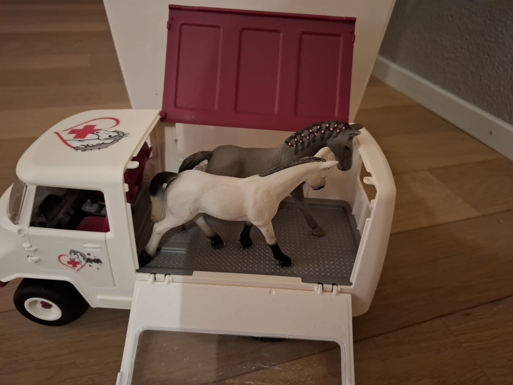 Schleich Giocattoli: Pferde Krankenwagen Schleich – Usato da Hendschiken venduto da Piedi 3