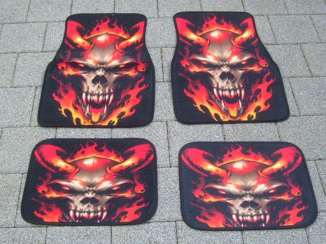 Tappeti & Tappetini: AUTOTEPPICH TOTENKOPF TOP DESIGN ! – Nuovo (secondo la descrizione) da Schachen b. Reute venduto da Dzestar