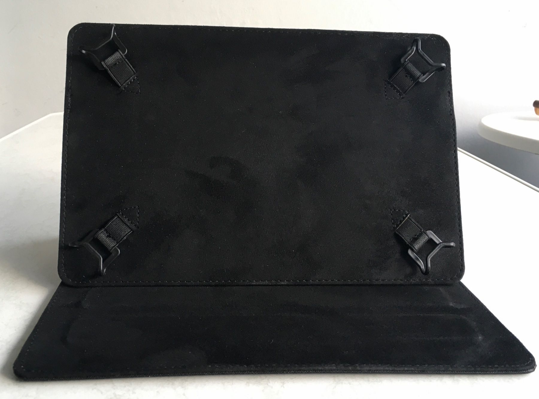 Apple Covers & Borse: Tablethülle für iPad Pro oder andere, schwarz, verstellbar – Usato da Kriens venduto da Niklaus014 3