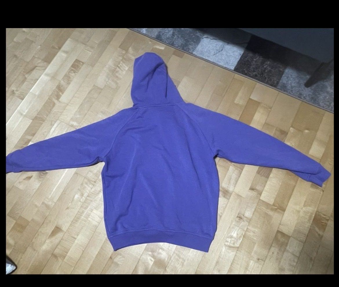 Lotti di vestiti: Hoodie Kleiderpaket – Usato da Münchenbuchsee venduto da nia_w9q5 4