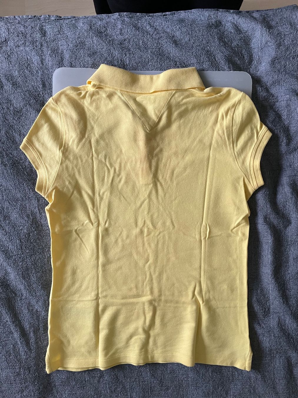 Tommy Hilfiger Camicette, T-shirt & Top: Polo jaune – Usato da Biel/Bienne venduto da lisalrh 1