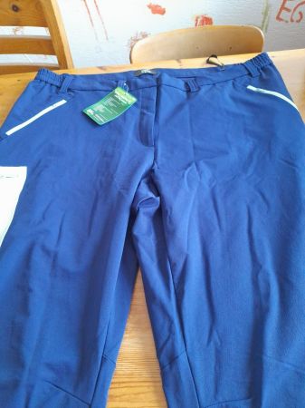 1 pantalon de travail. Neuf