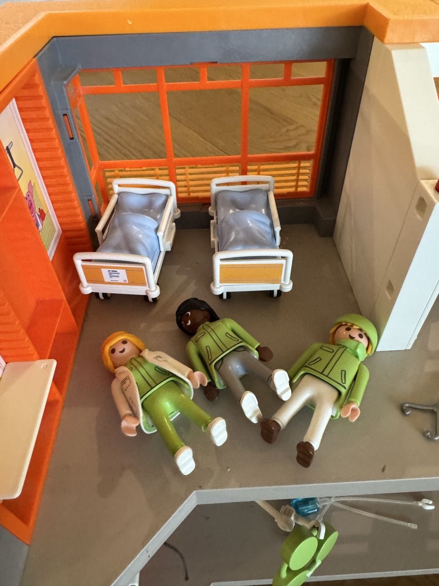 Playmobil Spielzeuge: Playmobil Krankenhaus – Gebraucht aus Schinznach-Dorf von halleroy 2